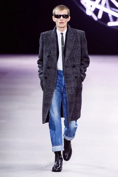 Look 19